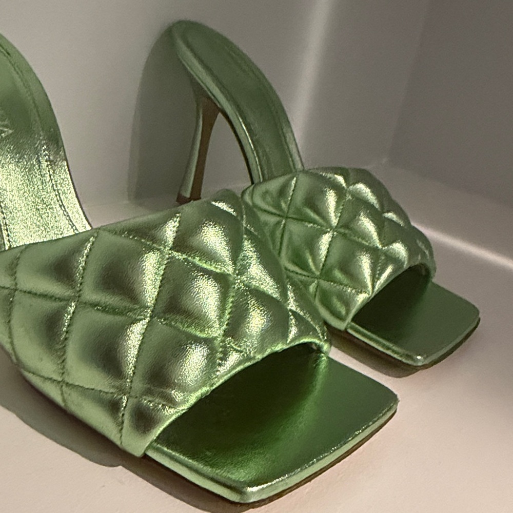 Authentic BOTTEGA VENETA Mule Heels Metallic Size 38 - Picture 10 of 14